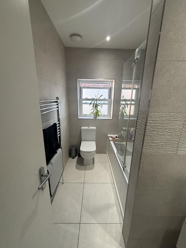 Room Cotswold Street in Greater London