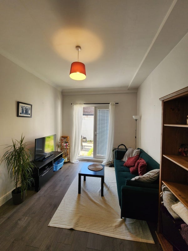 Room Cotswold Street in Greater London