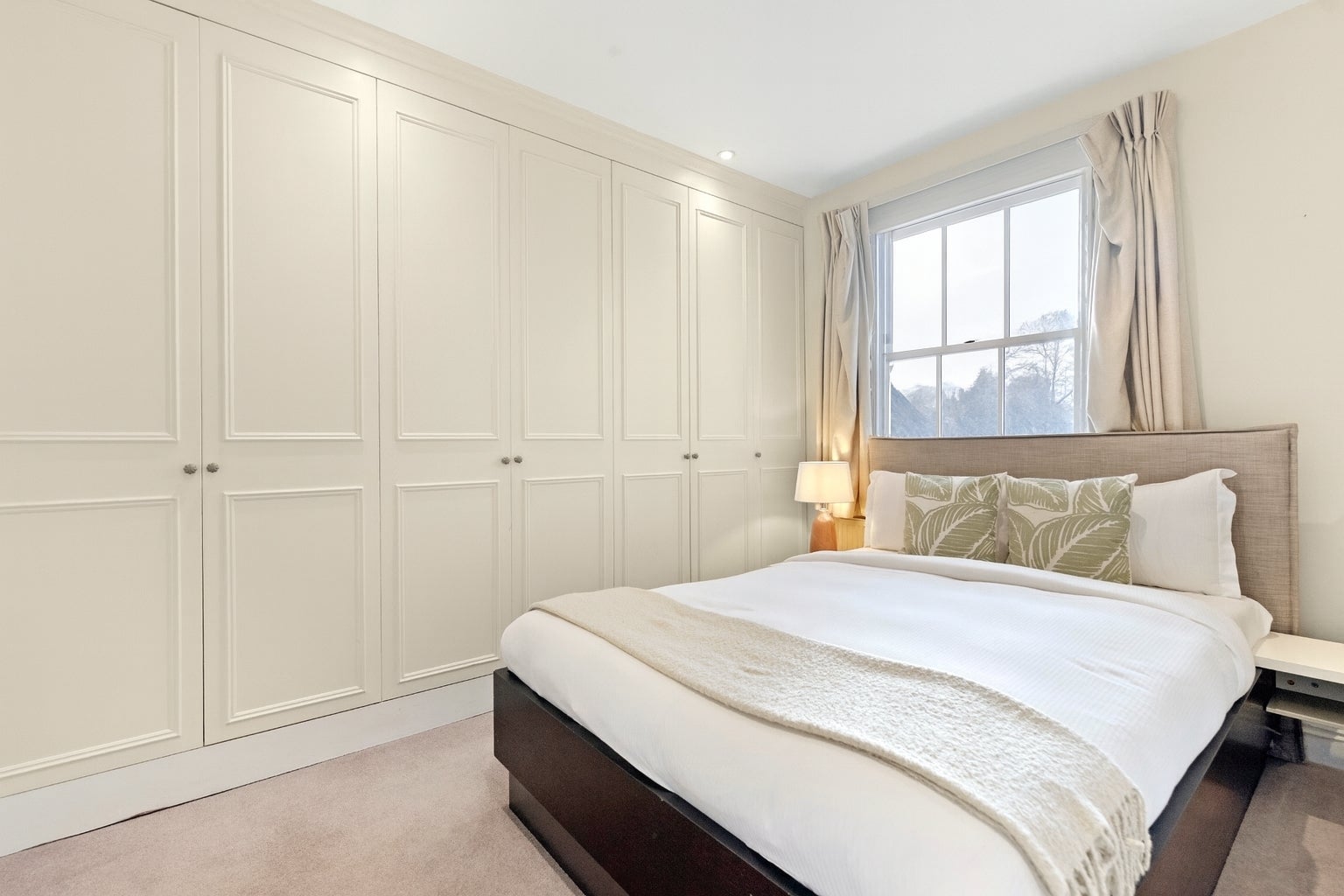 Flat Portobello Road in Greater London