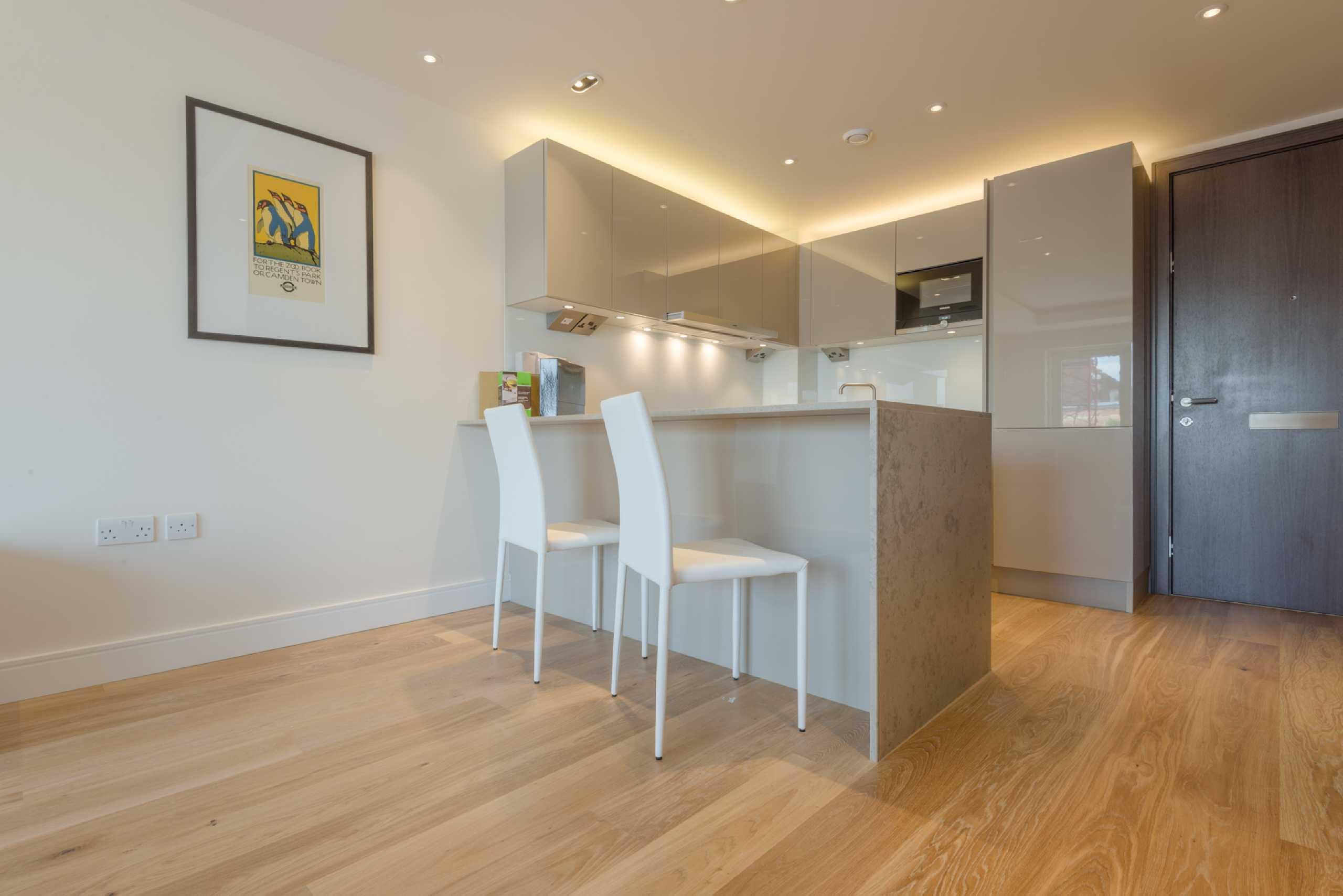 Flat Thurstan Street in Greater London
