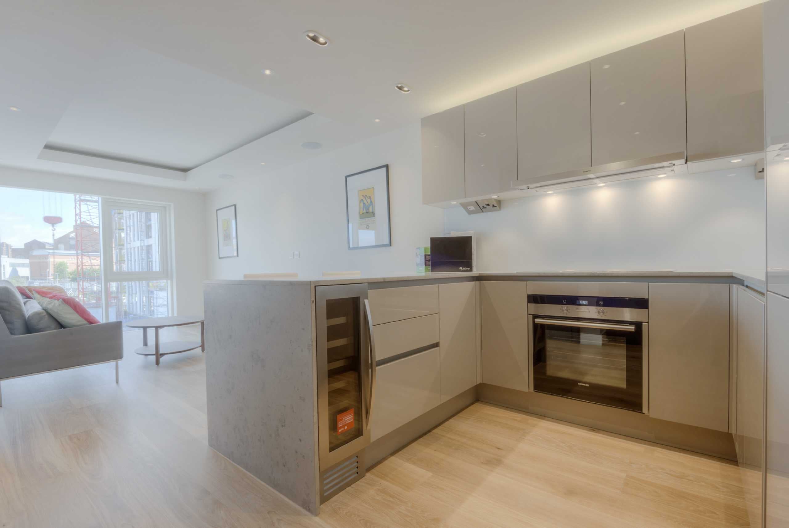 Flat Thurstan Street in Greater London