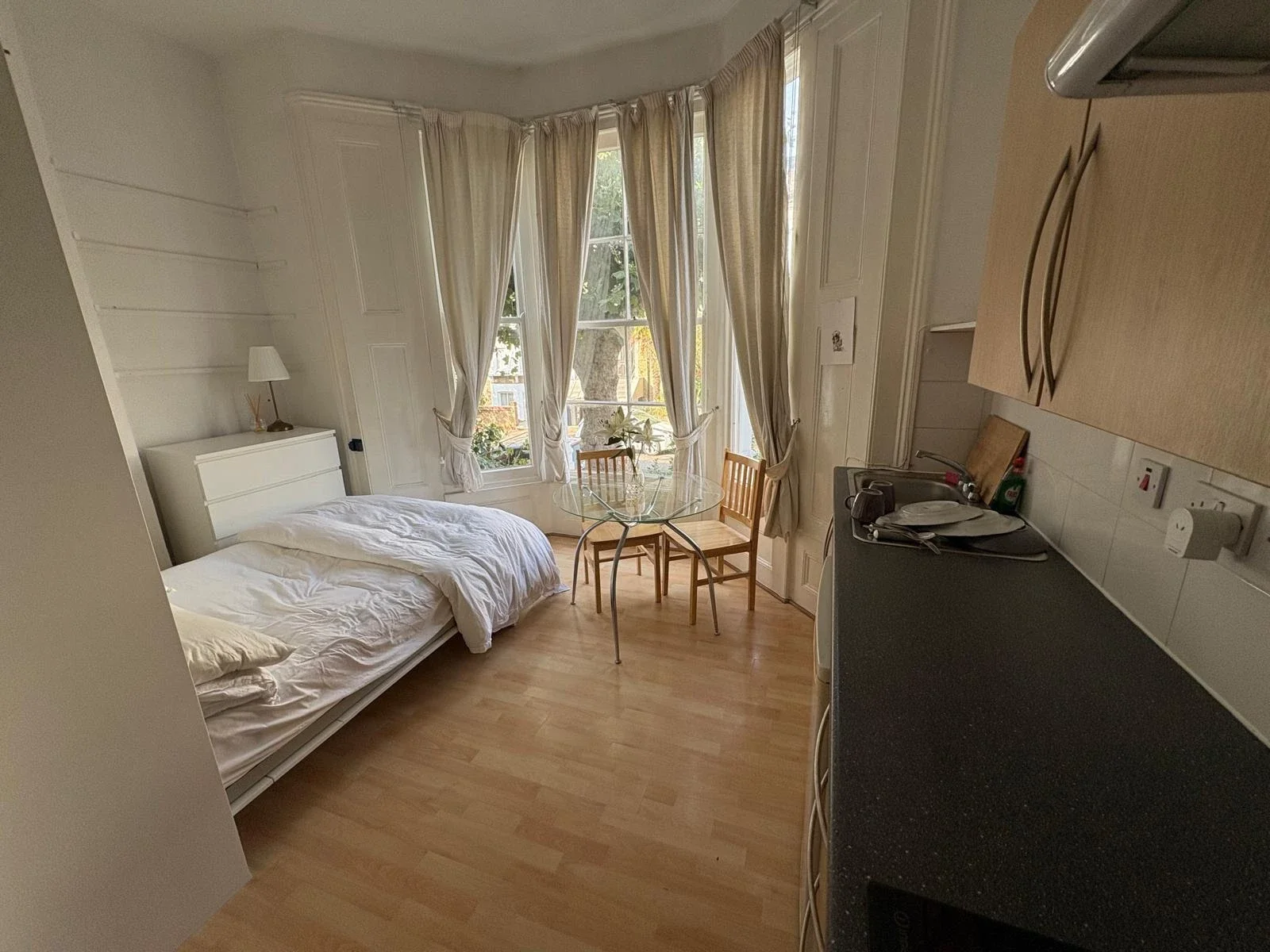 Flat Alkham Road in Greater London