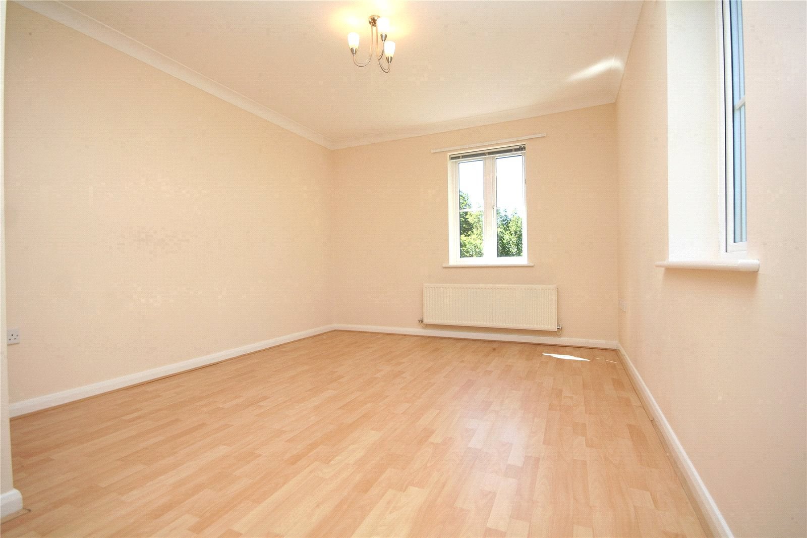 Flat Wade Court in Cheltenham