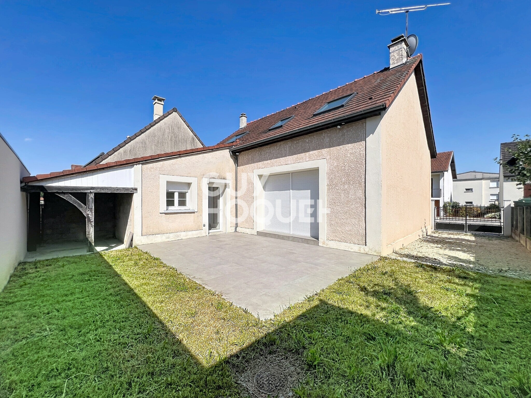 House Rue Danielle Casanova in Tinqueux