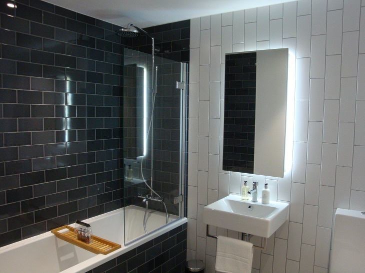 Room Newport Avenue in Greater London