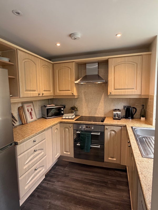 Room Farmleigh Close in Crawley