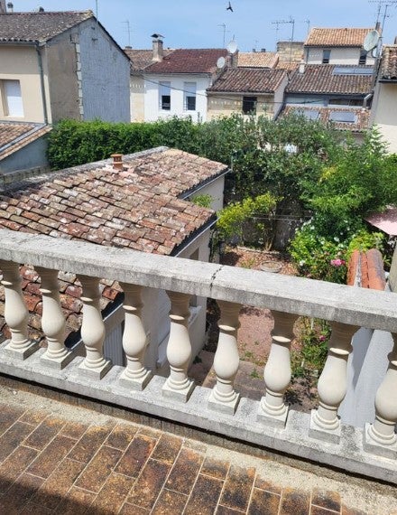 House Rue des Treilles in Libourne