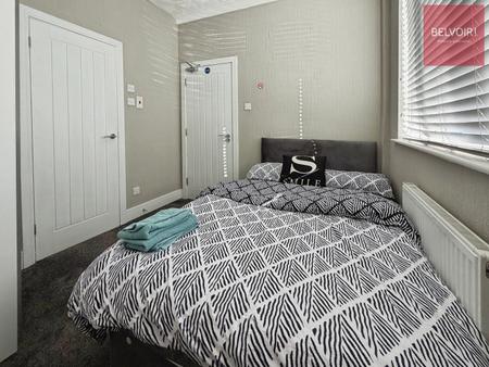 Room Neville Street in Cleethorpes
