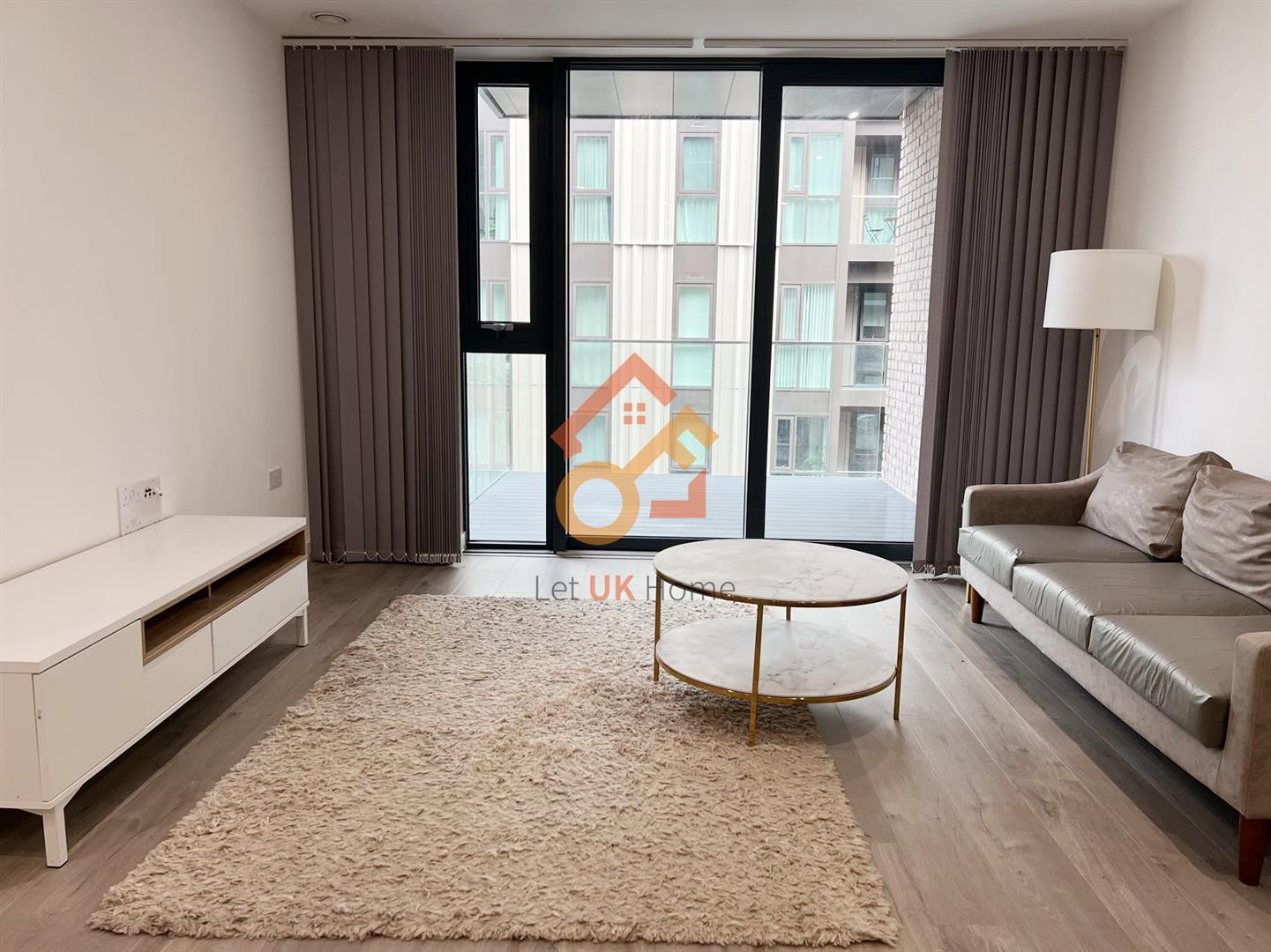 Flat Coster Avenue in London