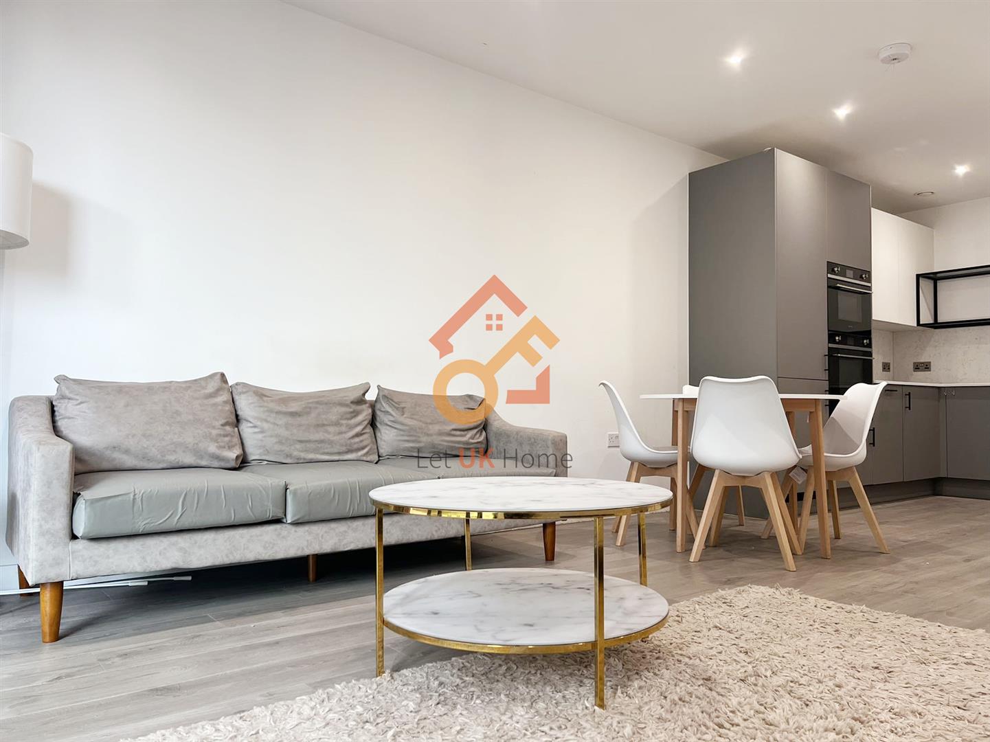 Flat Coster Avenue in London
