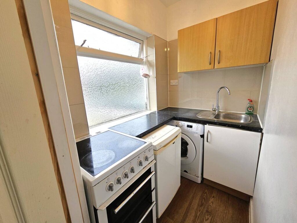 Room Fryent Crescent in Greater London