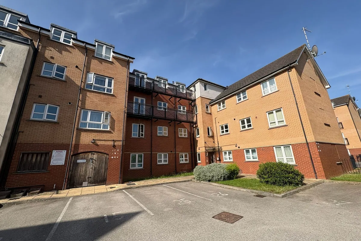 Flat Old Towcester Road in Far Cotton