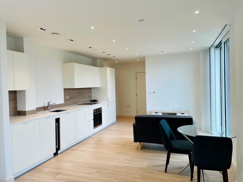 Flat Woodberry Down in Greater London