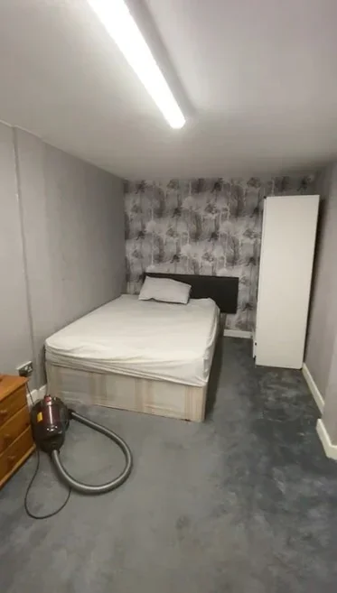 Room Fillebrook Avenue in Greater London