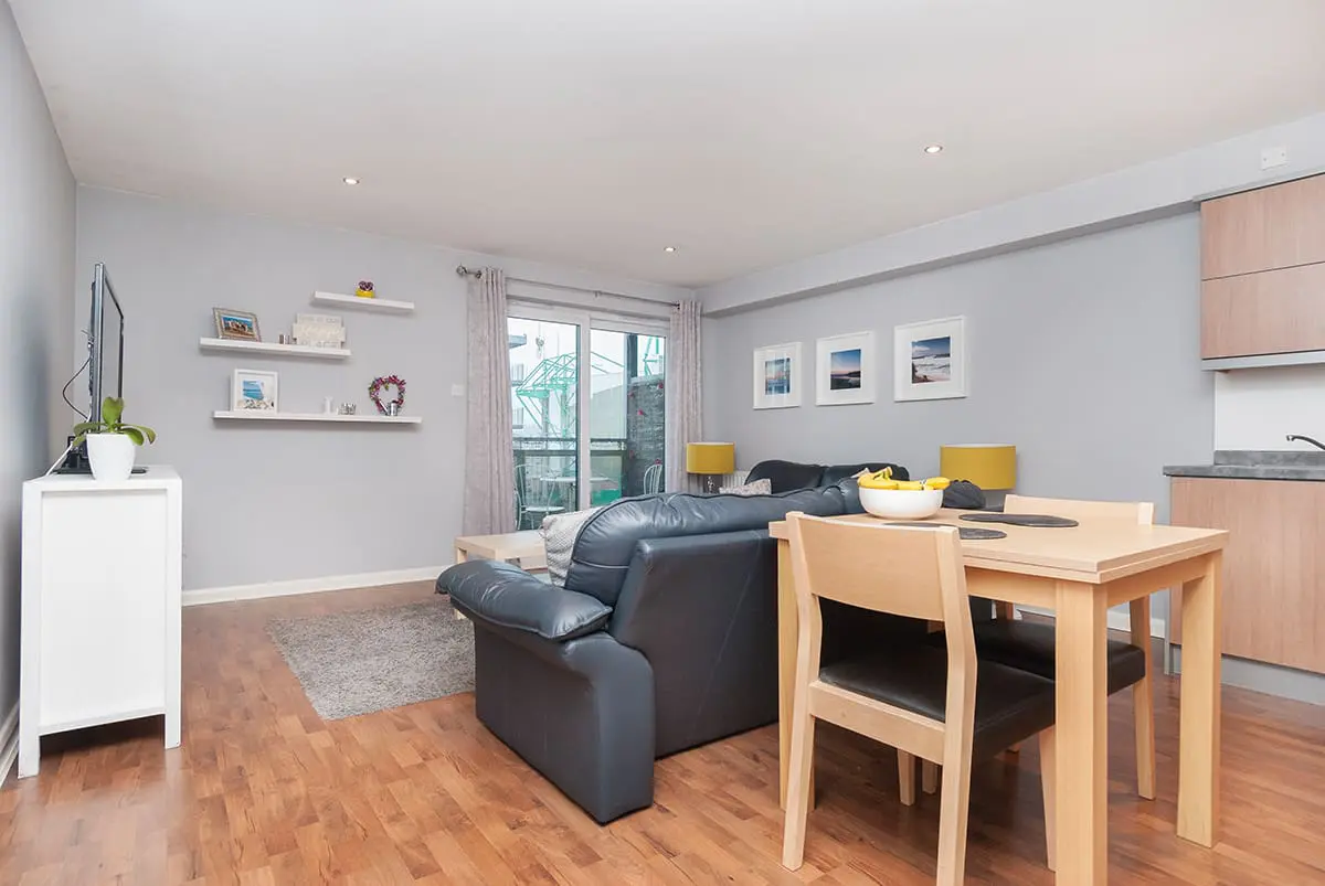 Flat Hawkhill Close in City of Edinburgh