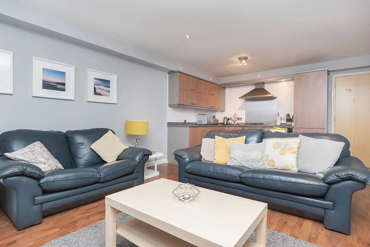 Flat Hawkhill Close in City of Edinburgh
