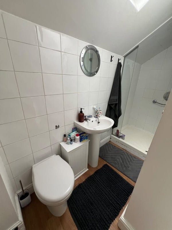 Room Vivian Avenue in Nottingham
