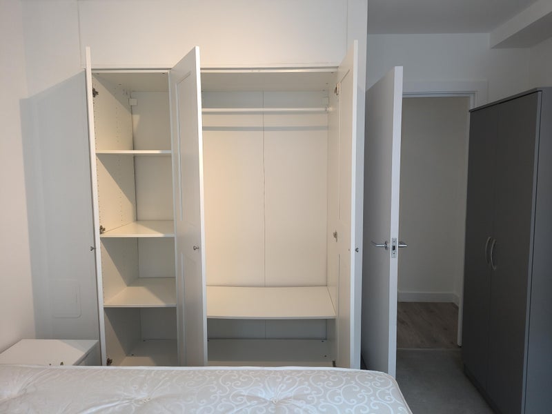 Room Kew Bridge Court in Greater London