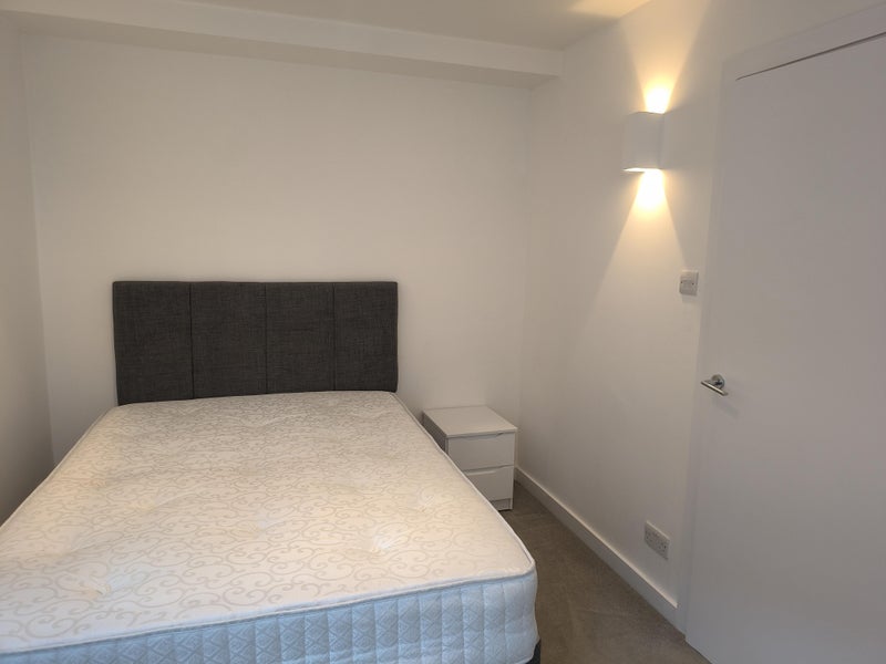 Room Kew Bridge Court in Greater London