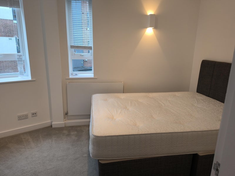 Room Kew Bridge Court in Greater London