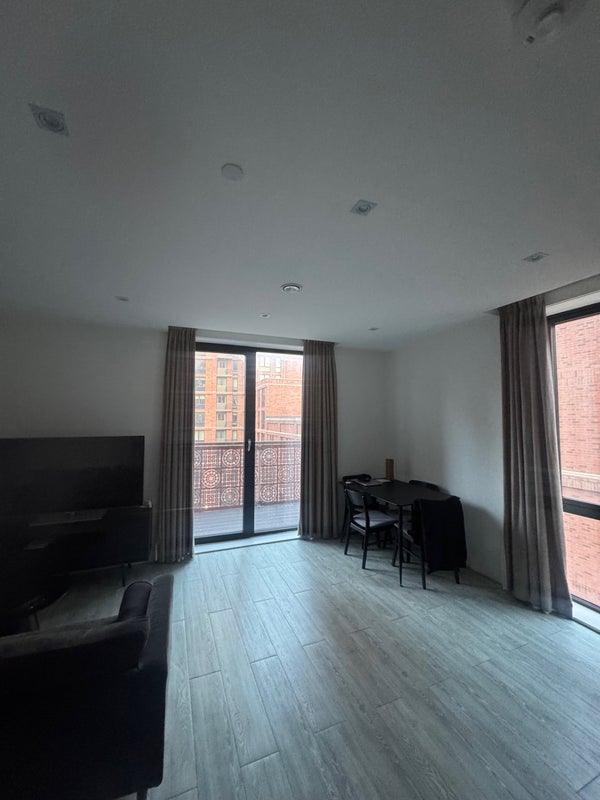 Room Back Hulme Street in Salford