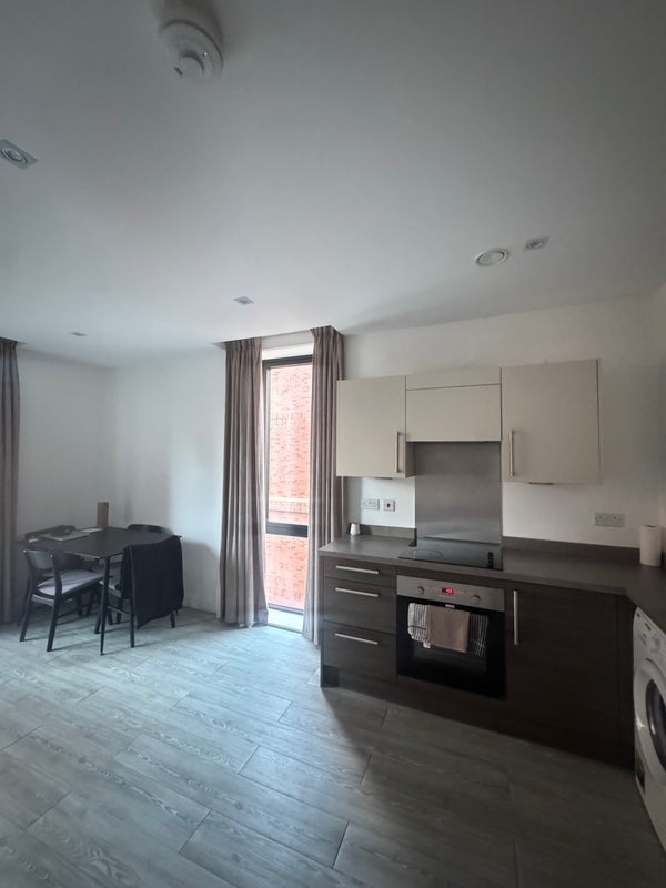 Room Back Hulme Street in Salford