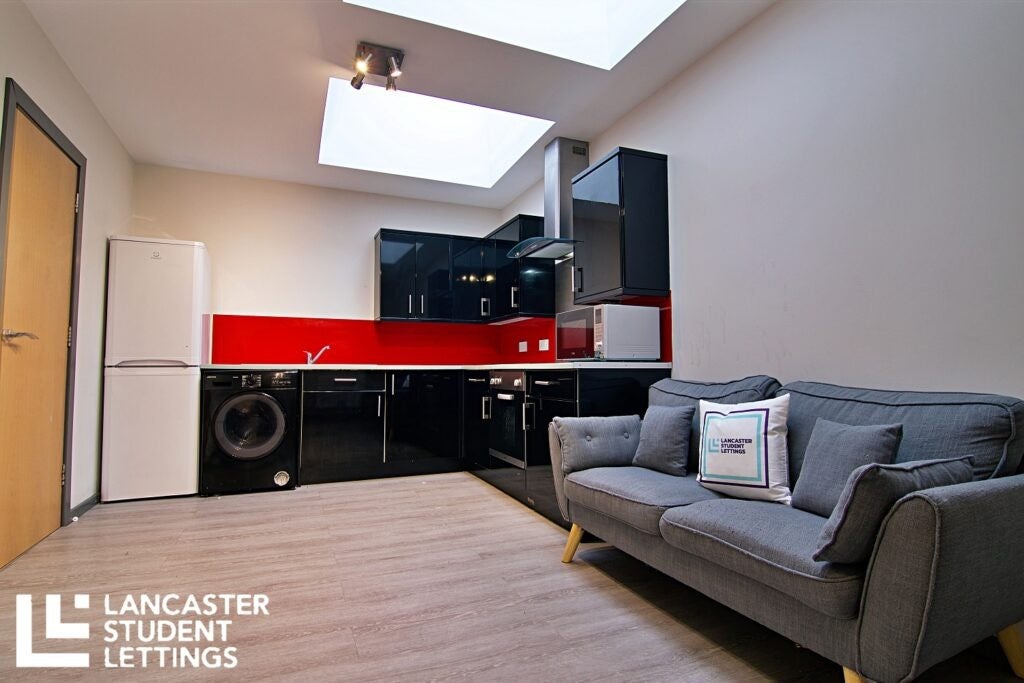 Flat Phoenix Street in Lancaster