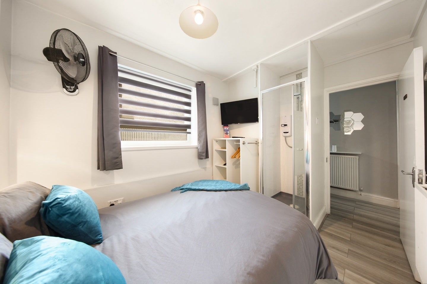 Room Stanworth Street in Greater London