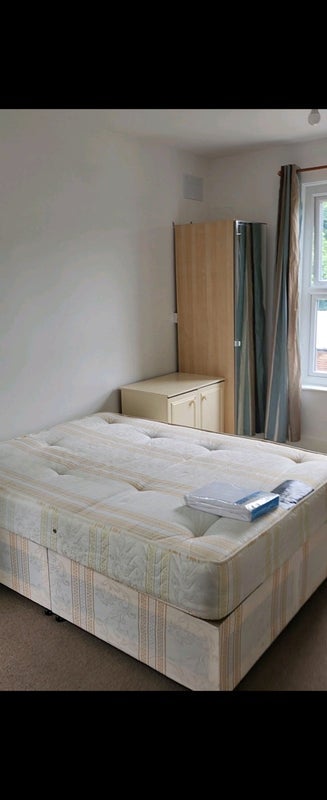 Room Mount Pleasant Road in Greater London