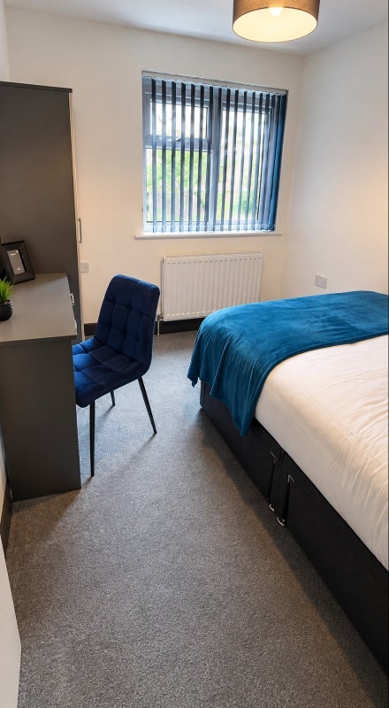 Room Selcroft Avenue in Birmingham