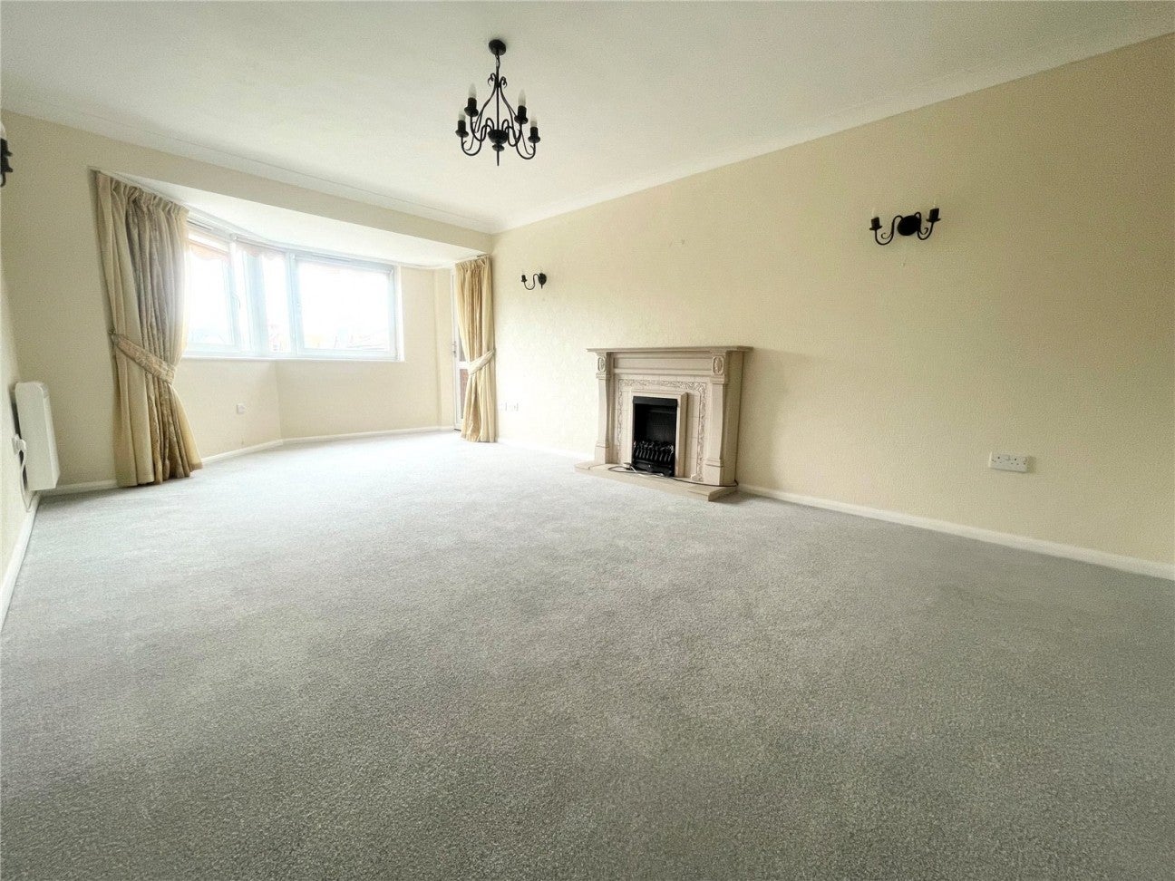 Flat New Road in Arun