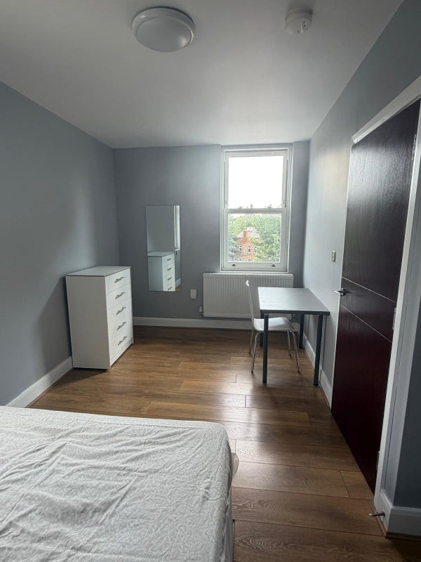 Room Ford's Grove in Greater London