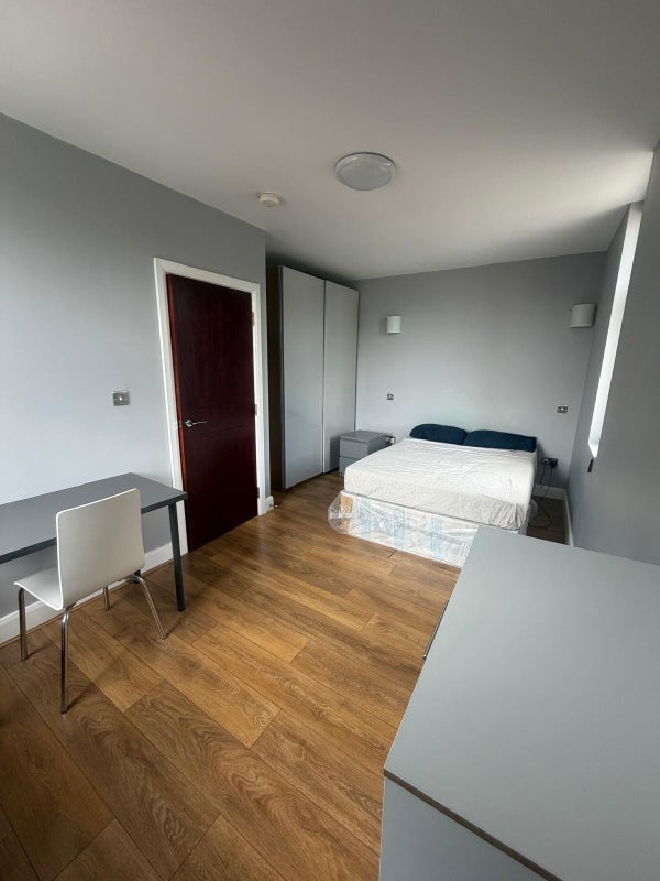 Room Ford's Grove in Greater London