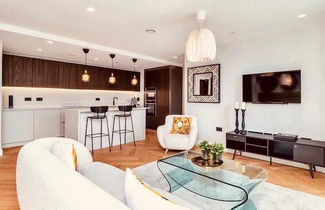 Flat Russell Road in Greater London