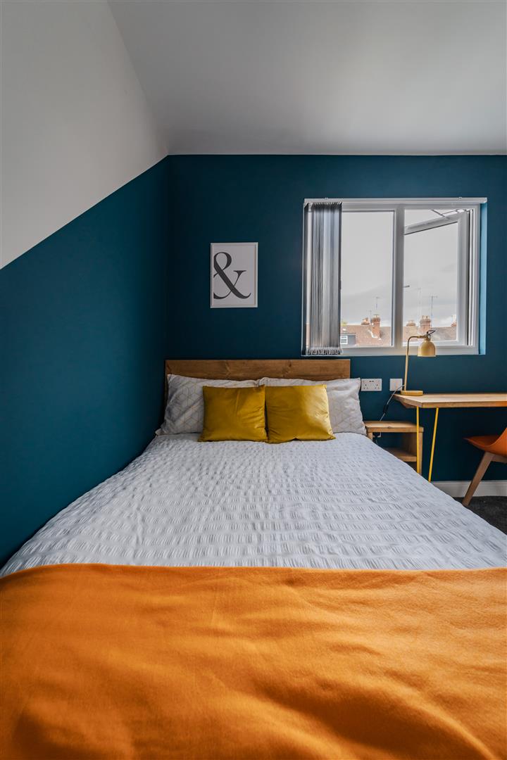 Room Colchester Street in Coventry