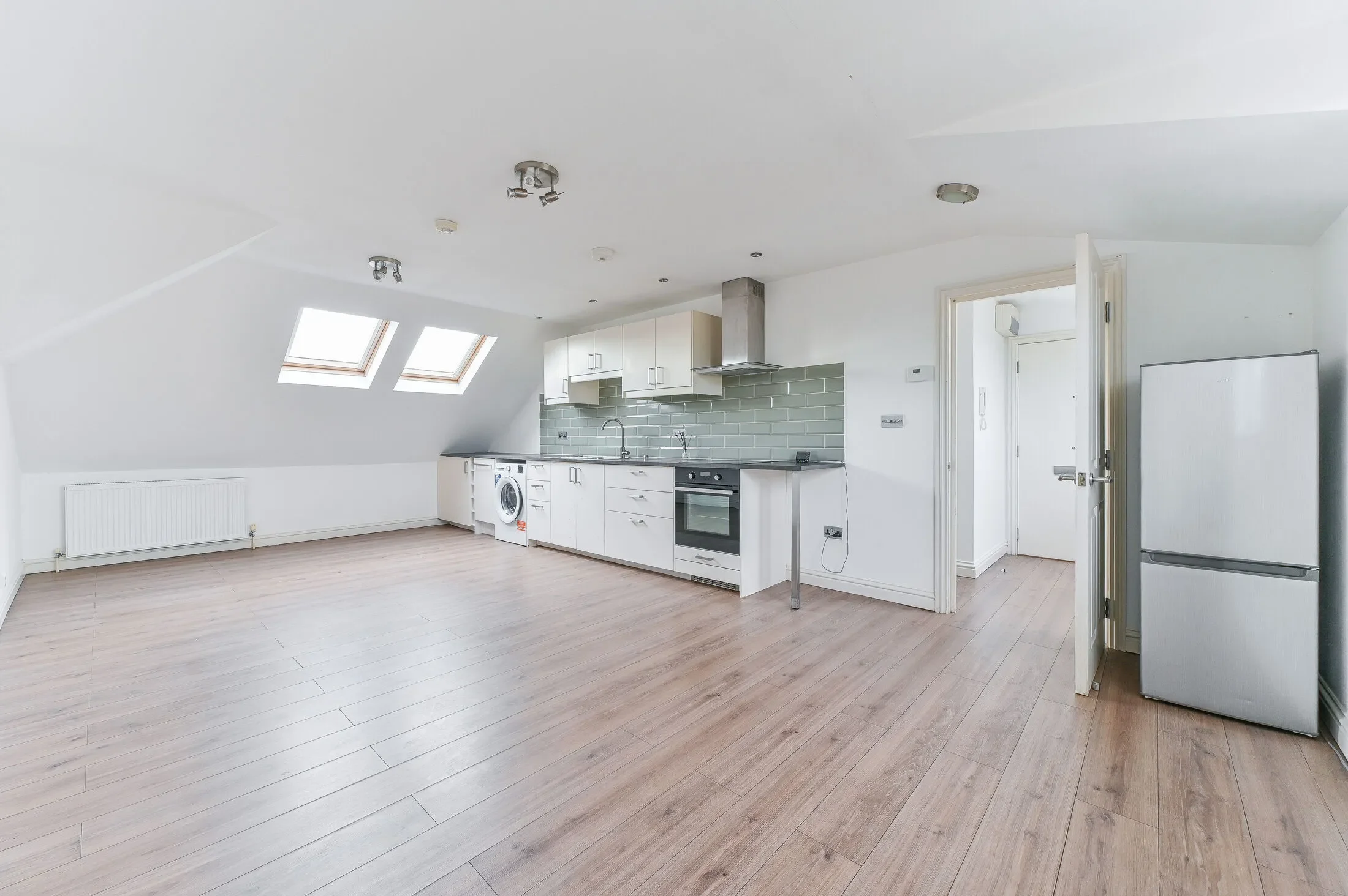 Flat Lewis Road in Greater London