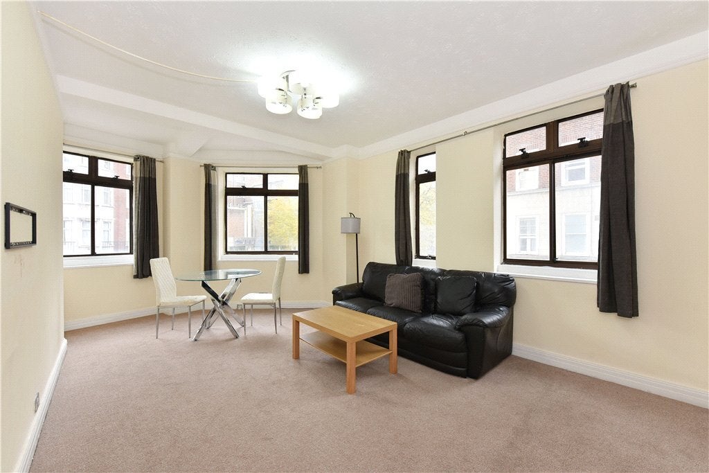 Flat Upper Berkeley Street in City of Westminster