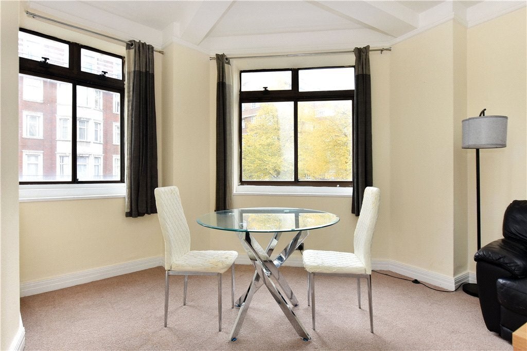 Flat Upper Berkeley Street in City of Westminster