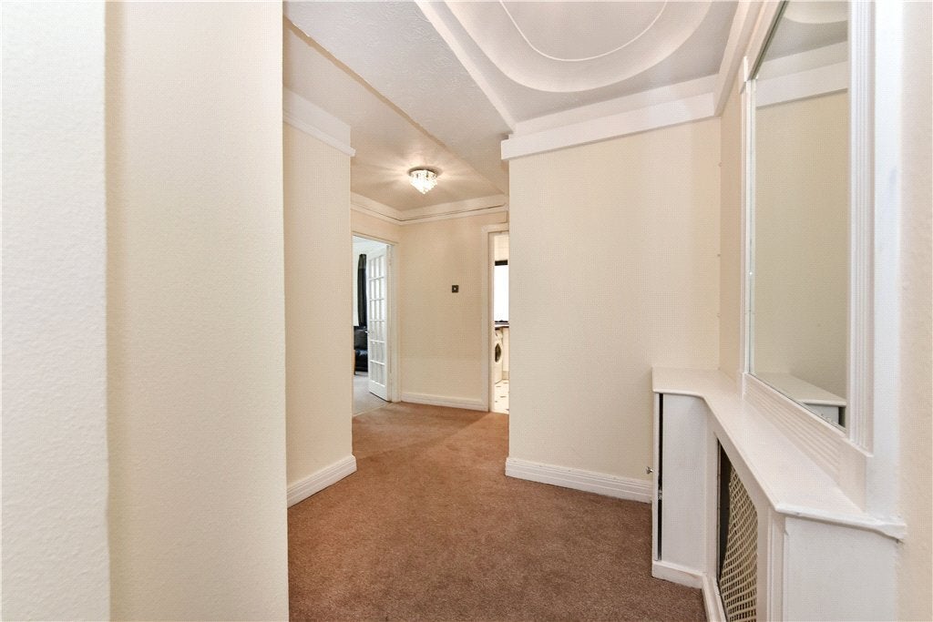 Flat Upper Berkeley Street in City of Westminster