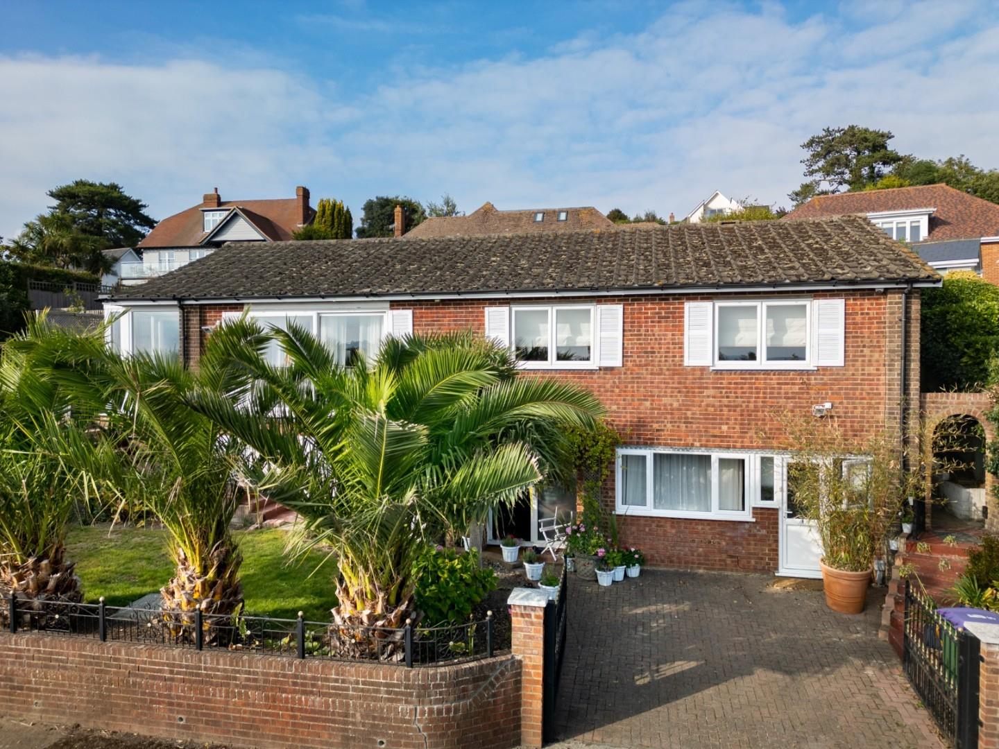 Flat Cannongate Avenue in Folkestone and Hythe District