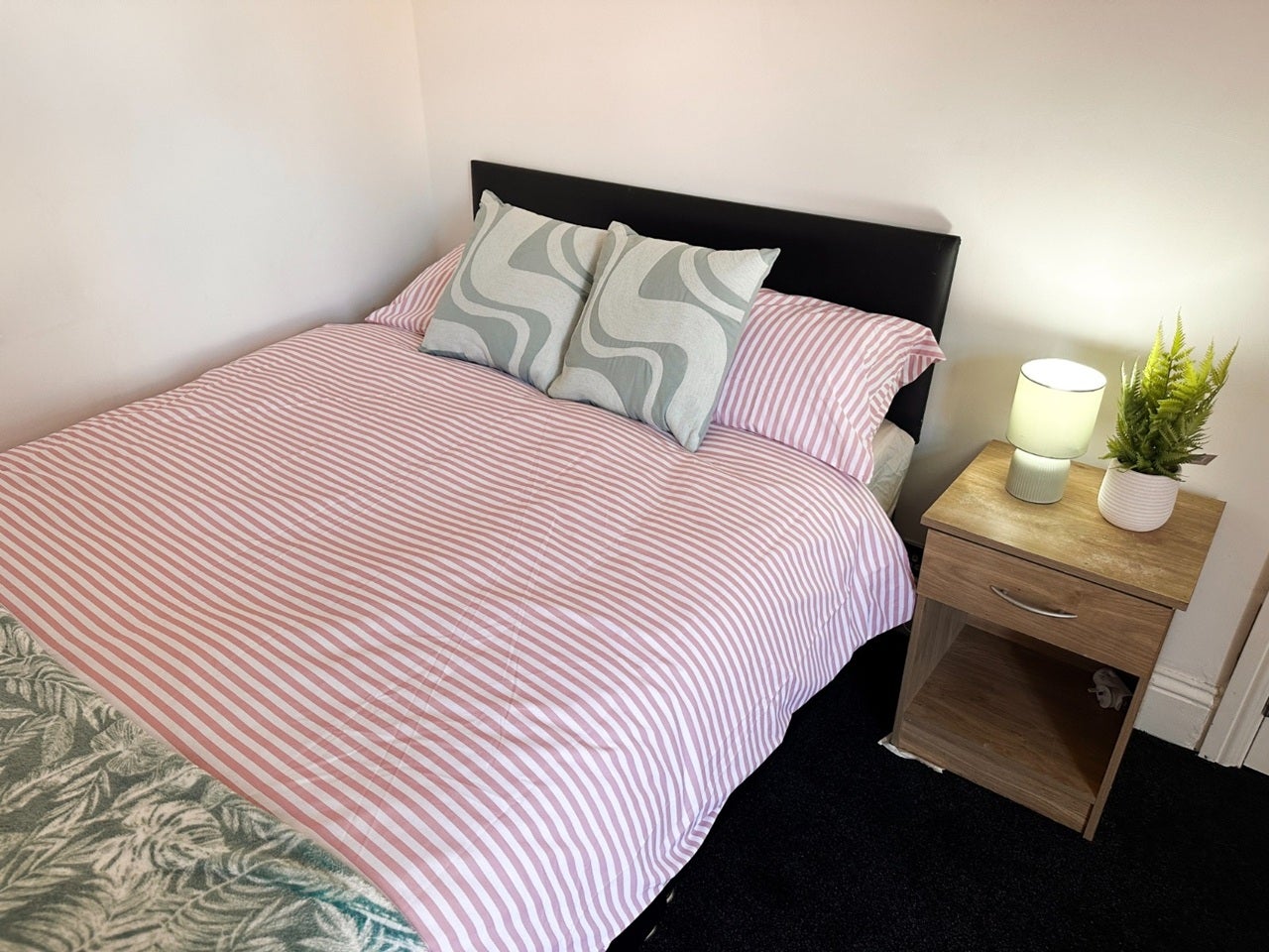 Room Kings Road in Birmingham