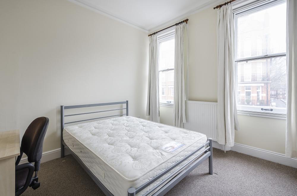 Flat Earl's Court Road in Greater London