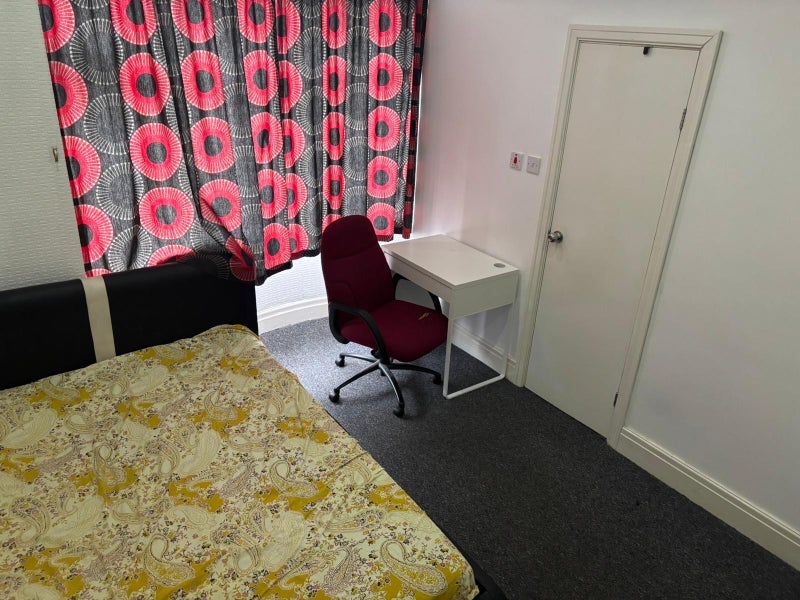 Room Egerton Road in Manchester