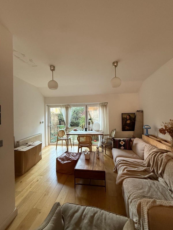 Room Cable Street in Greater London