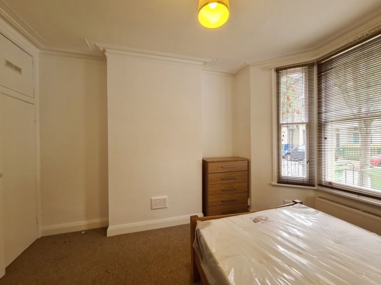 House Larcom Street in Greater London