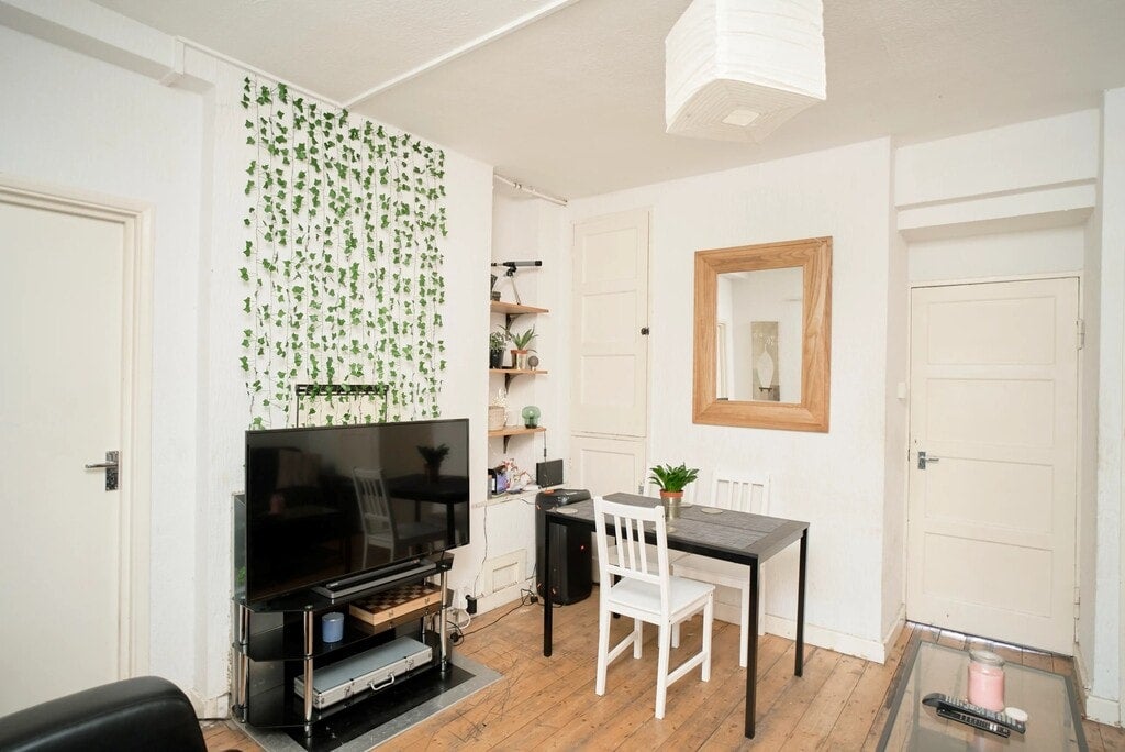 Room Walter Street in Greater London