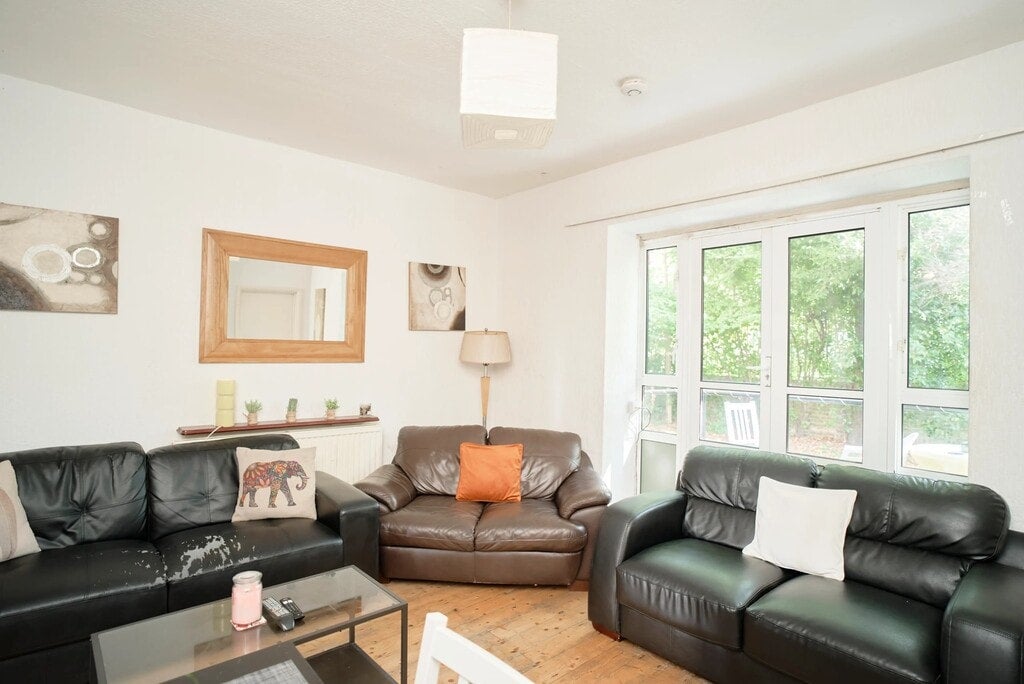 Room Walter Street in Greater London