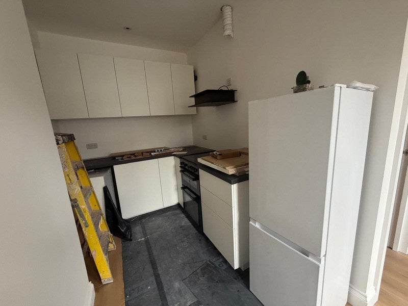 Flat Lower Addiscombe Road in Greater London