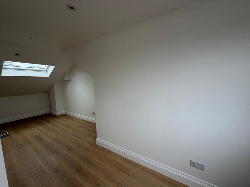 Flat Lower Addiscombe Road in Greater London