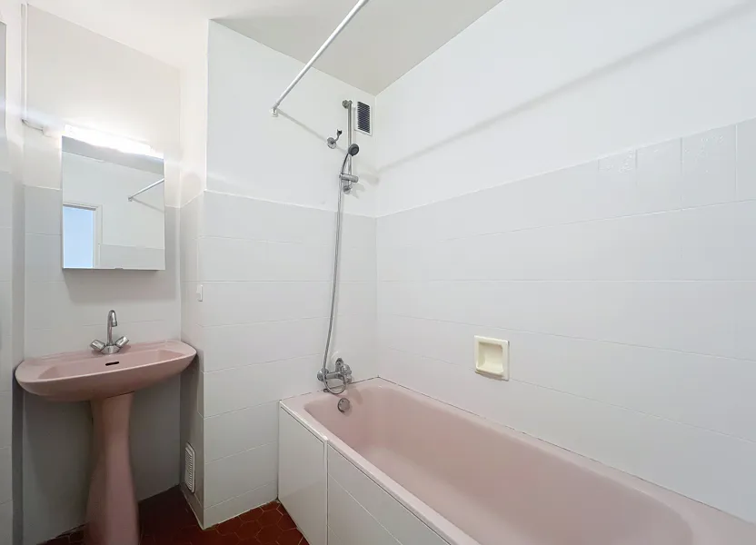 Flat Rue Notre-Dame-des-Sept-Douleurs in Avignon